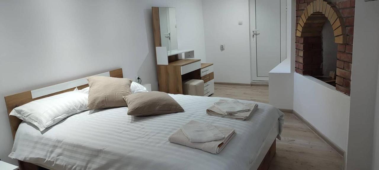 Arts Guest House -Beautiful Villa For 6 Persons 벨리코 터르노보 외부 사진